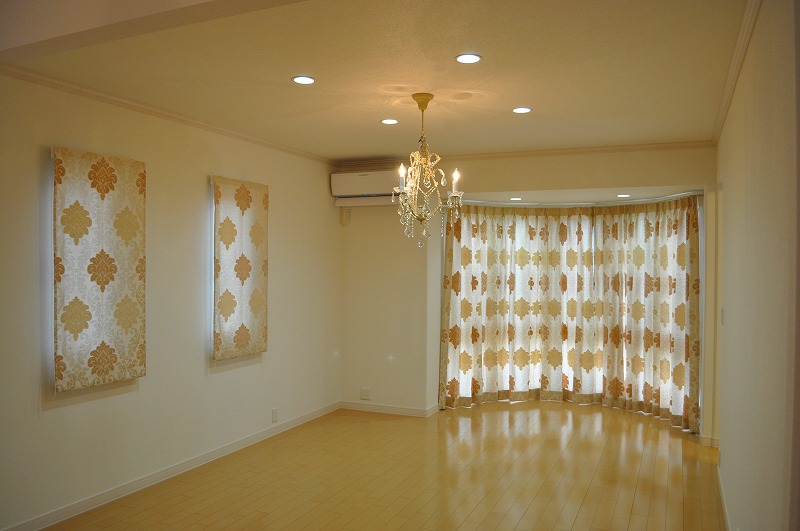 Rèm vải Bỉ siêu bền RB – 11 với họa tiết độc đáo, chất liệu cao cấp cho phòng khách