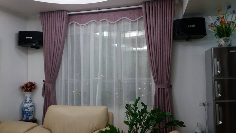 Rèm vải Bỉ RB – 18 hiện địa màu hồng đào được may theo kiểu ore bồng bềnh