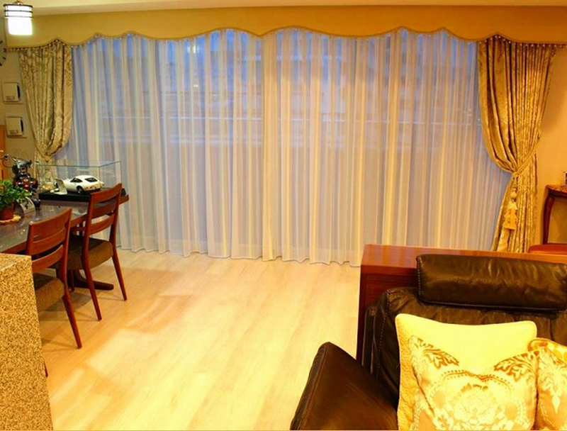 Rèm cửa sổ vải Bỉ RB – 23 màu vàng nhạt tạo nên sự đẳng cấp, xa hoa của thiết kế hoàng gia vô cùng thời thượng