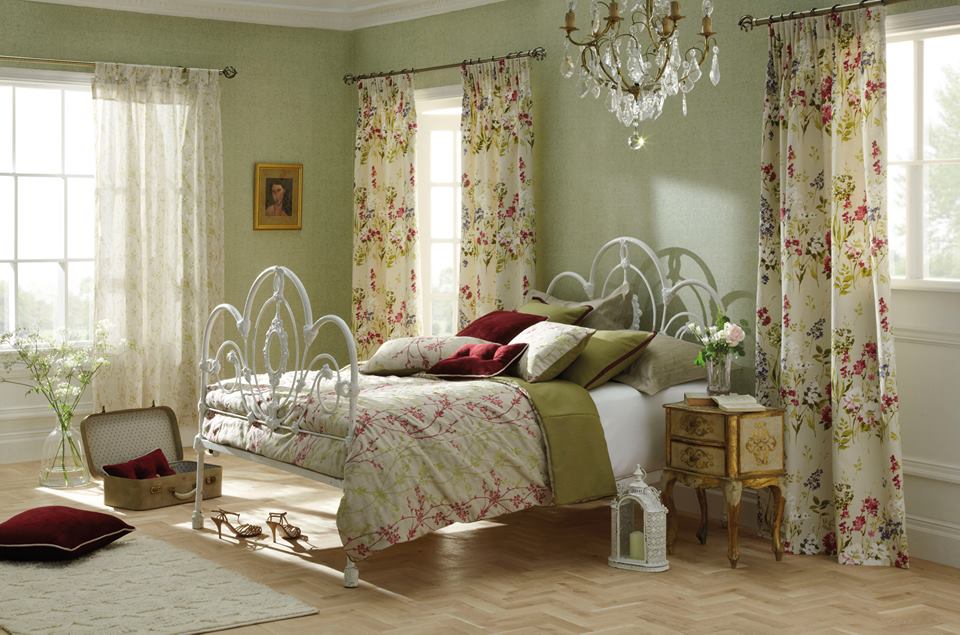 Bộ rèm vải nhập khẩu từ Bỉ RB – 20 siêu đẹp được trang trí với những hoa văn nhẹ nhàng tạo không khí sống động