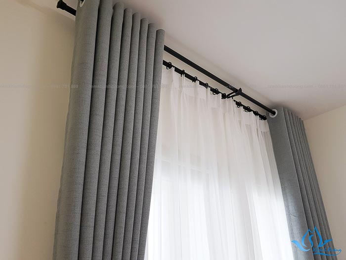 Rèm vải cách nhiệt một màu chống nắng tốt tại khu Ngoại giao đoàn CT9