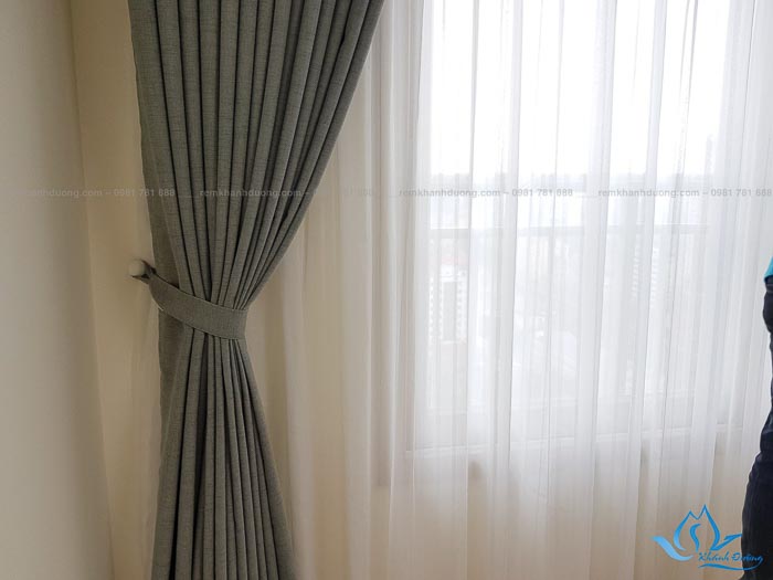 Rèm vải cách nhiệt một màu chống nắng tốt tại khu Ngoại giao đoàn CT9