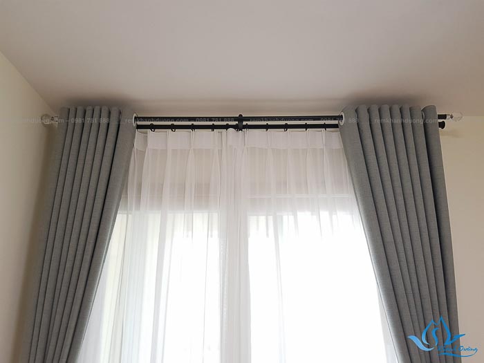 Rèm vải cách nhiệt một màu chống nắng tốt tại khu Ngoại giao đoàn CT9
