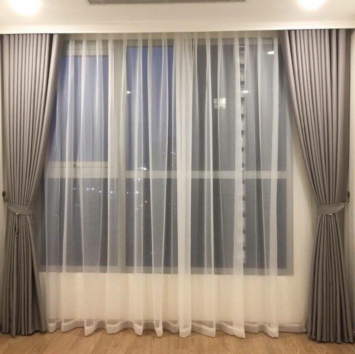 Chất liệu chủ yếu của rèm vải gấm một màu HH-633 là tơ pha gồm tơ tằm và polyester