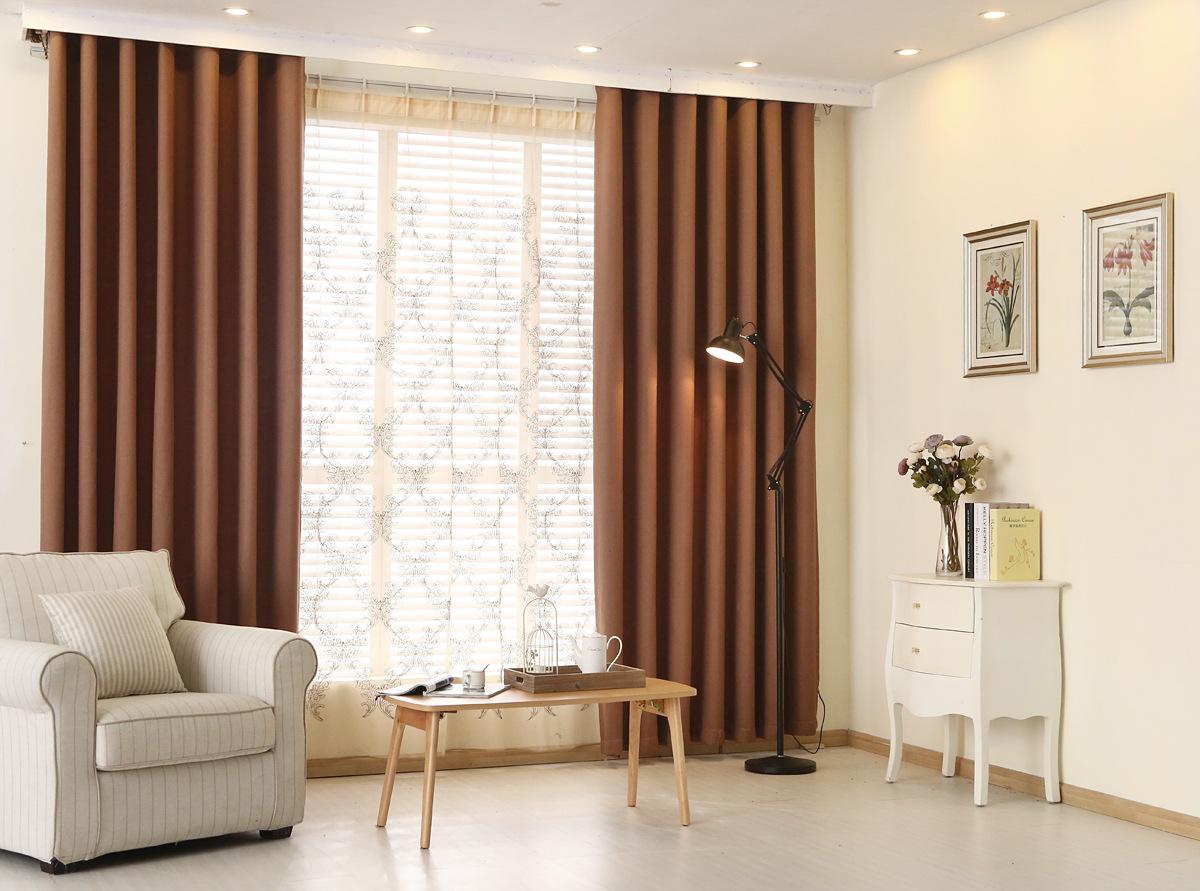 Rèm vải một màu HH-624 có màu nâu đất sang trọng phù hợp với không gian phòng khách
