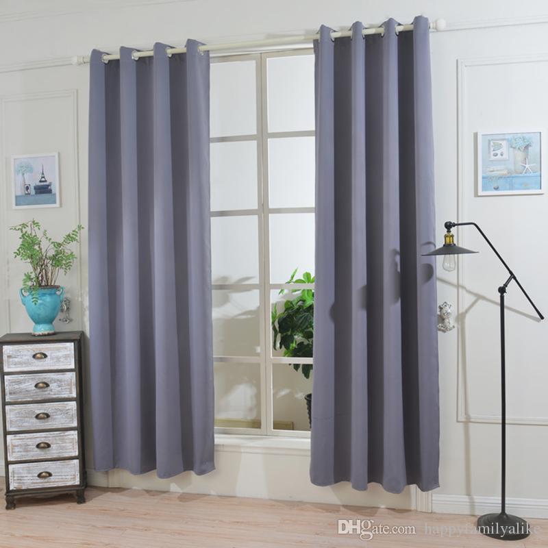 Loại gấm dùng cho rèm vải phối màu HH-628 là loại gấm trơn, không trang trí hoa văn trên bề mặt