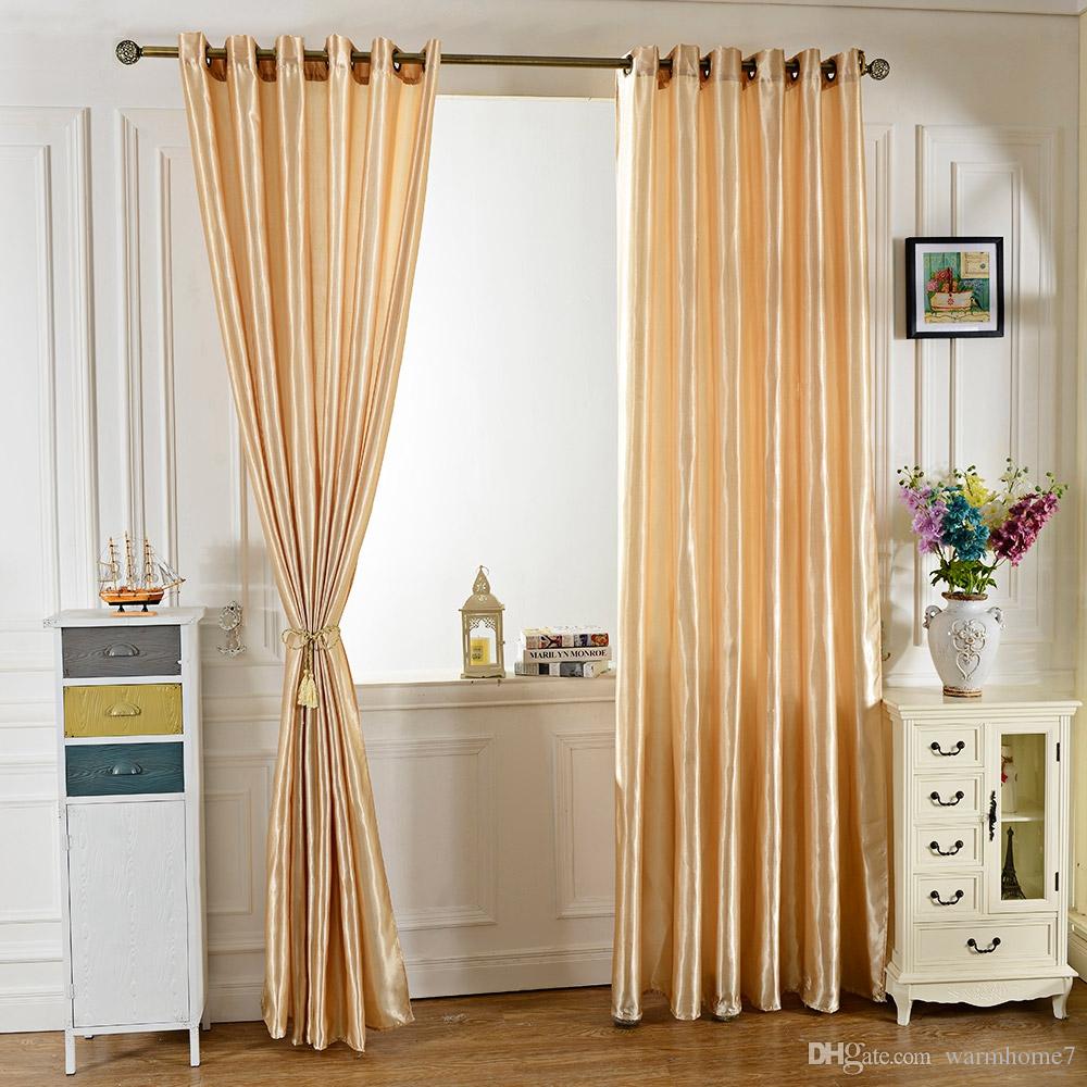 Rèm vải gấm một màu HH-634 có màu sắc rất sinh động do đặc trưng của rèm vải gấm