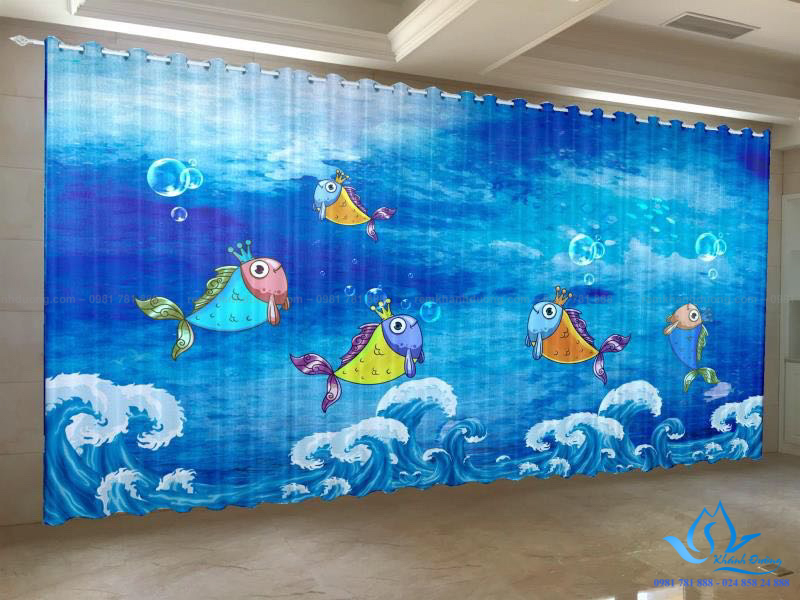 Lắp đặt rèm vải in tranh hình đại dương sống động