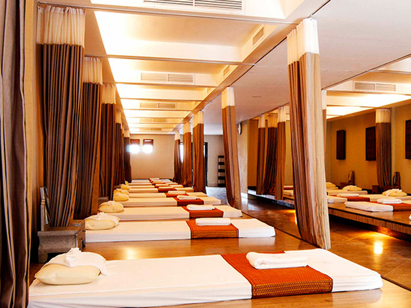 Rèm spa màu nâu ấn tượng
