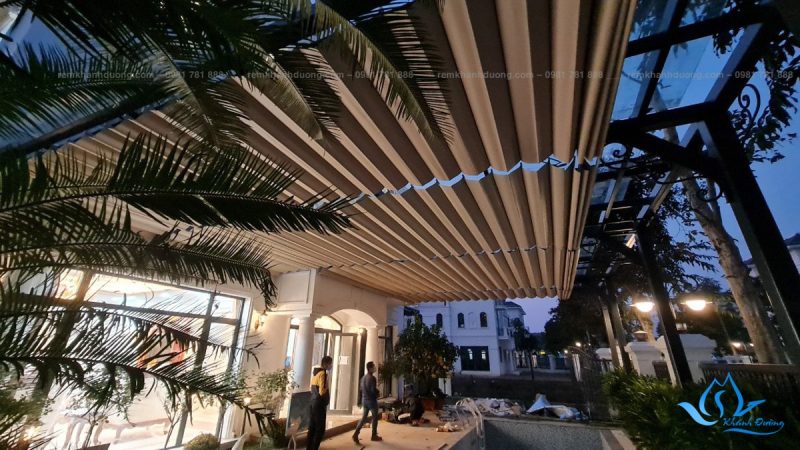 Thi công rèm trần mái kính cho bể bơi tại Vinhomes Star City Thanh Hóa