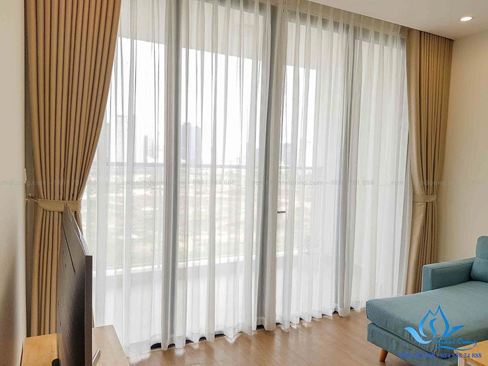 THI CÔNG RÈM VẢI VÀ RÈM NHỰA PVC NHÀ CHỊ LY CHUNG CƯ VINCOM PHẠM HÙNG