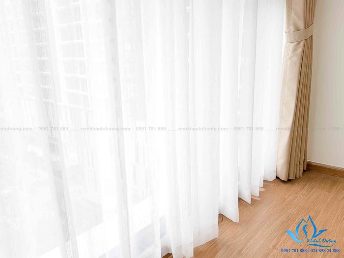 THI CÔNG RÈM VẢI VÀ RÈM NHỰA PVC NHÀ CHỊ LY CHUNG CƯ VINCOM PHẠM HÙNG