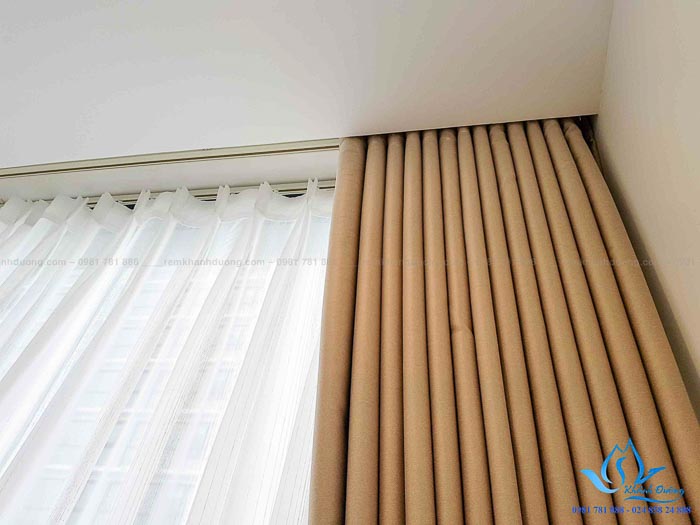 THI CÔNG RÈM VẢI VÀ RÈM NHỰA PVC NHÀ CHỊ LY CHUNG CƯ VINCOM PHẠM HÙNG