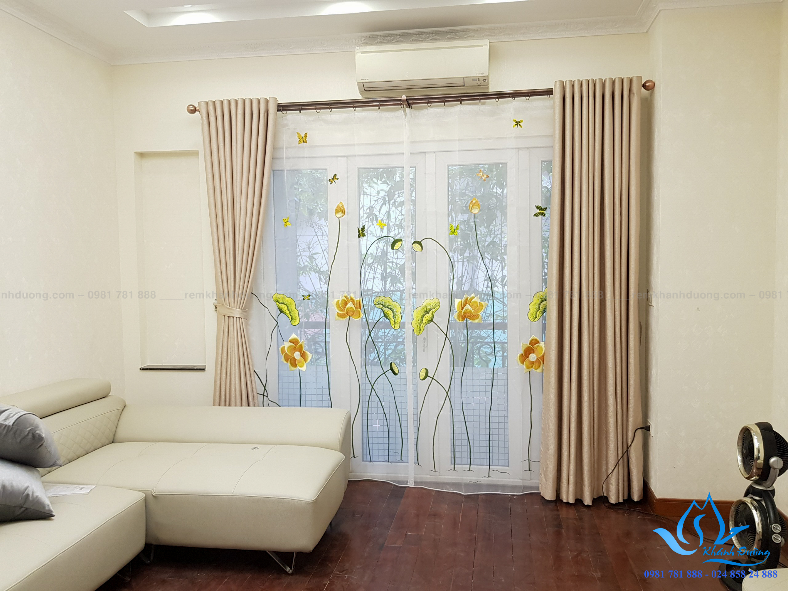 Rèm 2 lớp vải voan thêu hoa sen trang nhã