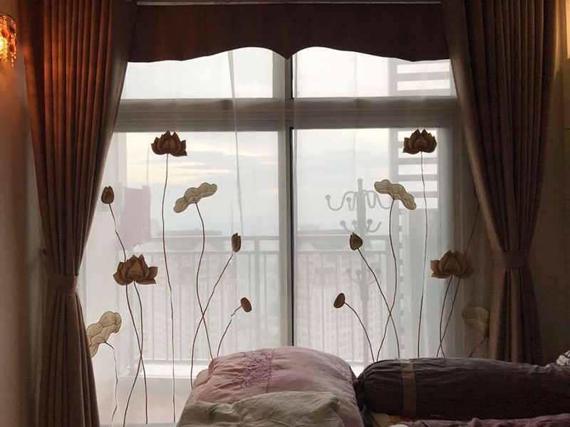 Rèm voan thêu tay hình bông sen trang nhã
